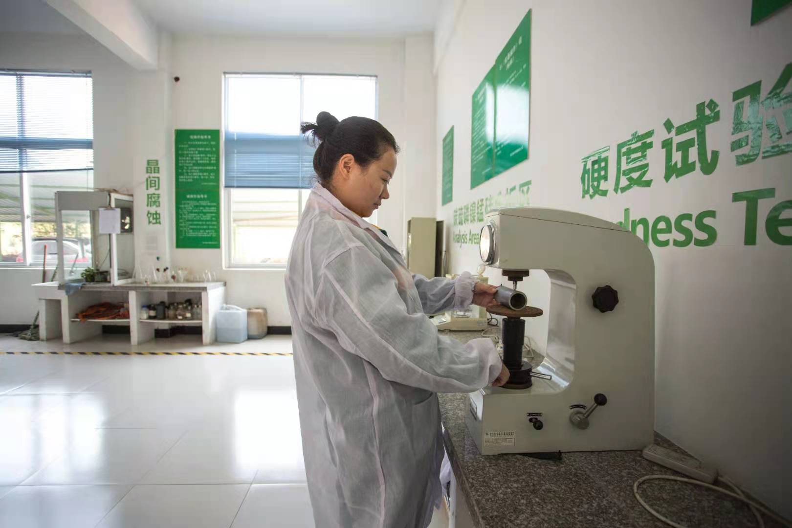 奔際不銹鋼-成品倉(cāng)庫檢測(cè)